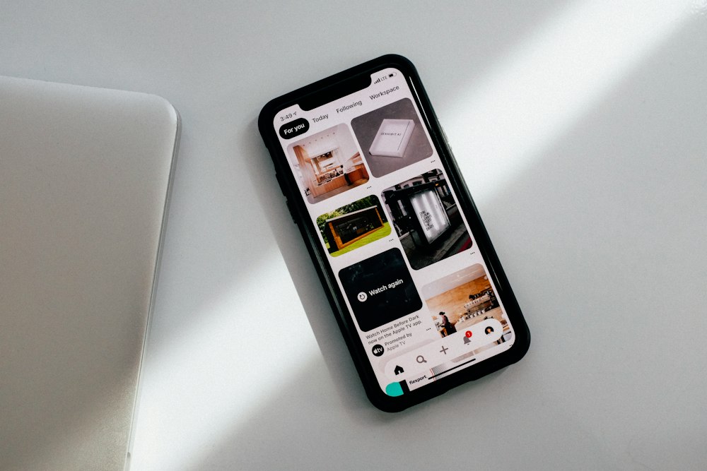 Orbit 3-in-1 Foldable MagSafe Dock